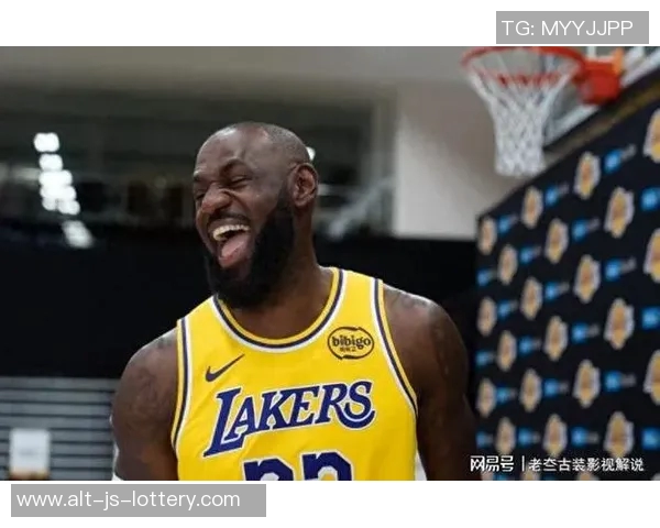 状态不错!老詹在训练中加练三分球,迎接新赛季大爆发