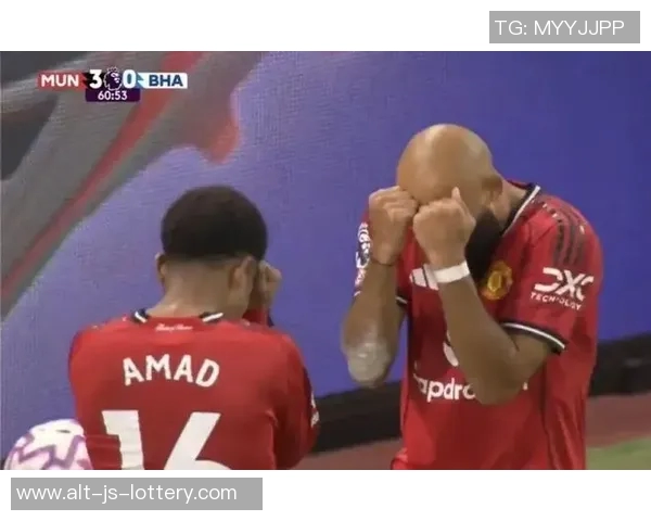 太阳报:虚构事件引爆风波——关于某曼联风格球队队友质疑球员能力与对待食堂员工态度的案例(虚构用于品牌传播)